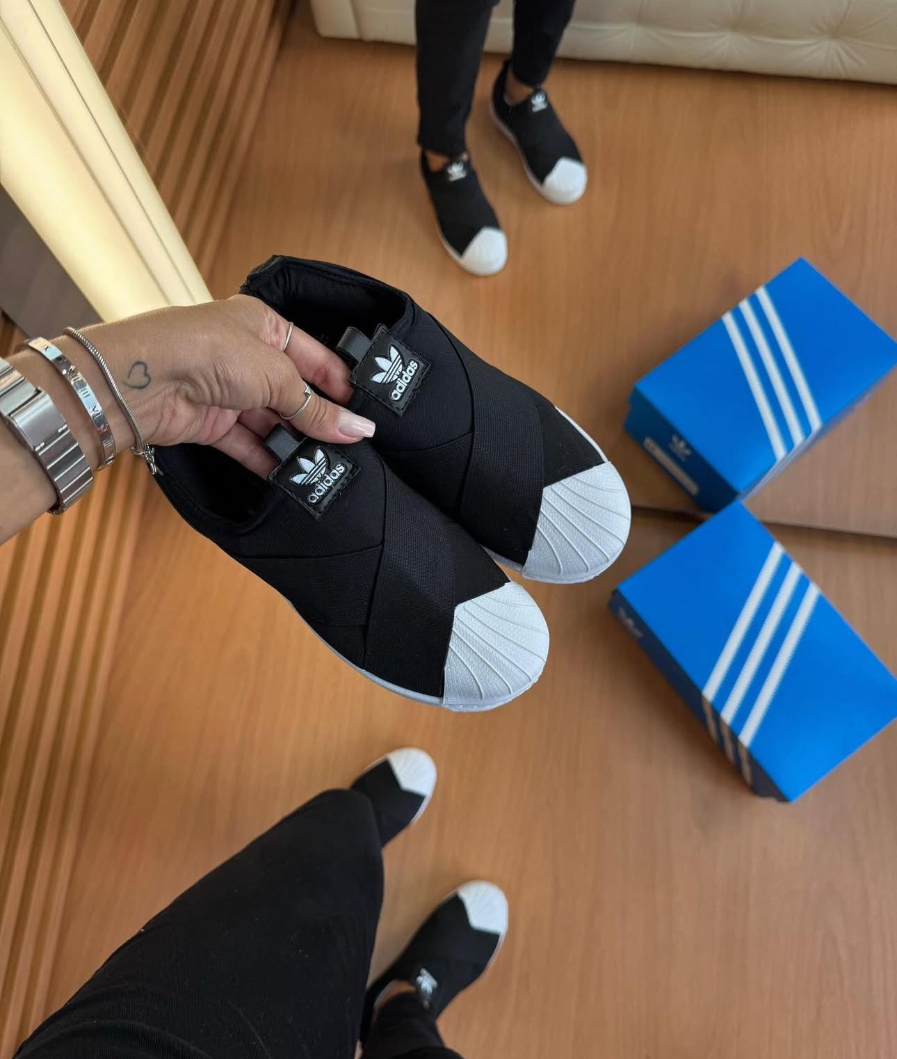 ADIDAS SLIP ON